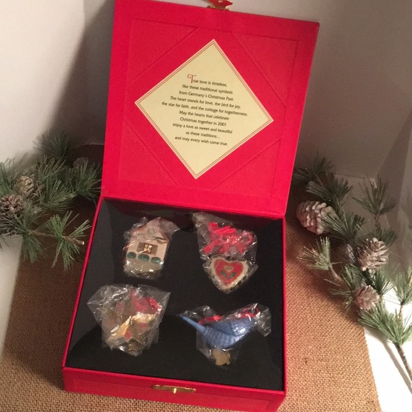 Vintage 2001 Our Christmas Together Hallmark Keepsake Ornaments Boxed Set of 4 - Picture 4 of 16
